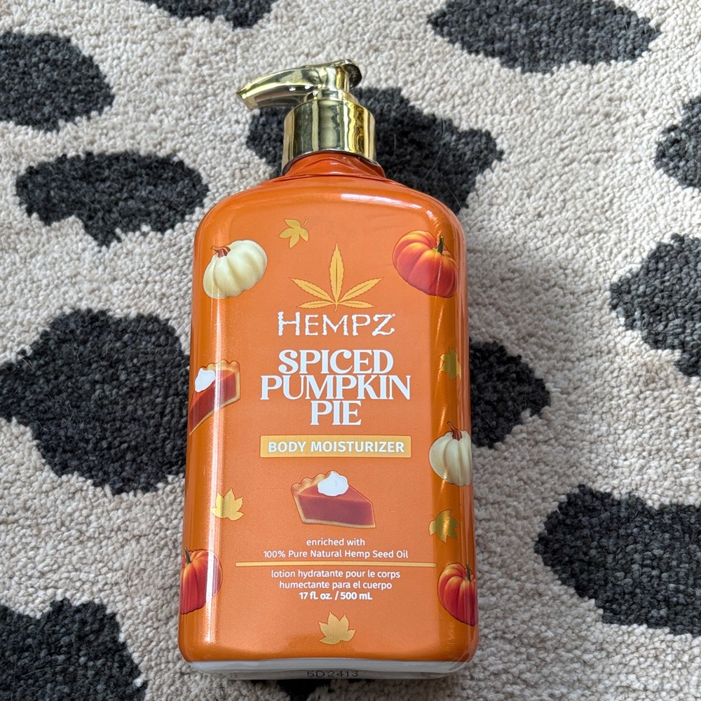 Hempz Spiced Pumpkin Pie Body Moisturizer - Orange and White